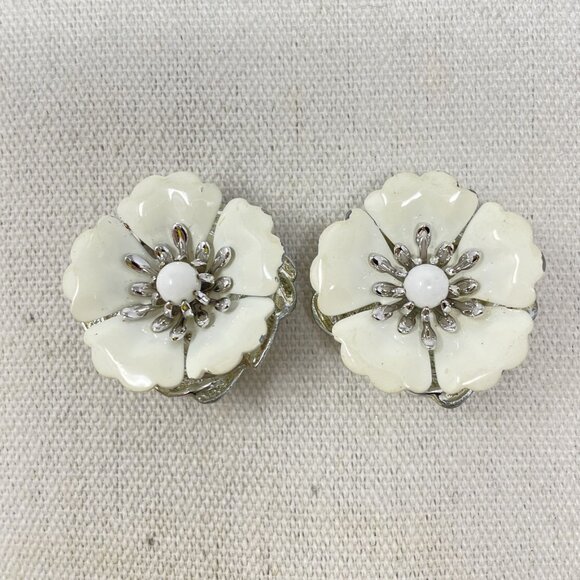 Vintage Sarah Coventry Floral Clip-On Earrings‎ White & Silver-Tone Metal Retro - Picture 1 of 11